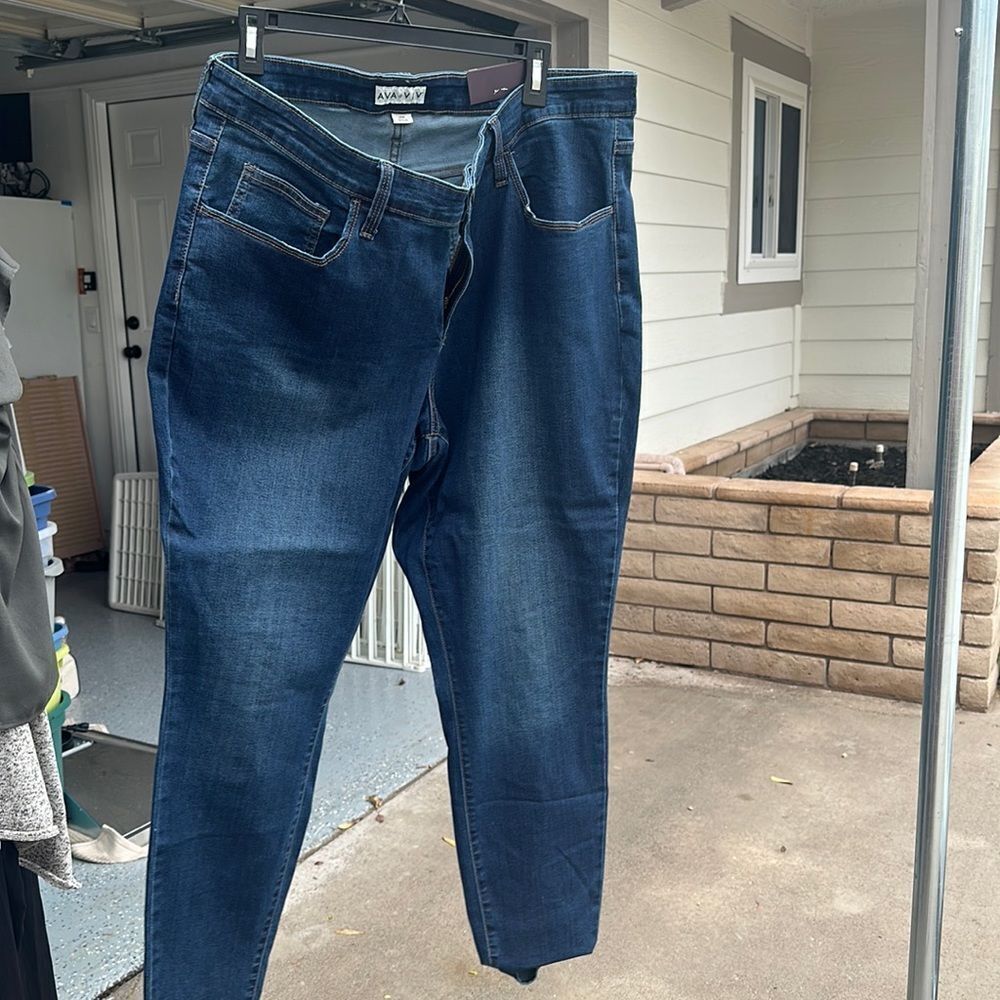 Brand new jeans w tag